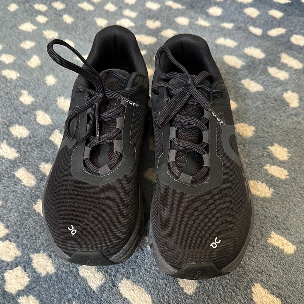 On Running Women’s Black Running Shoes